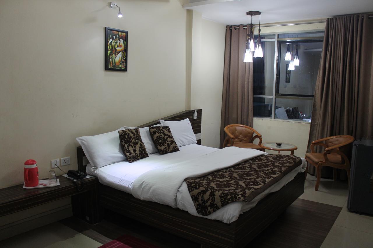 Hotel Swayam Jabalpur Exterior foto